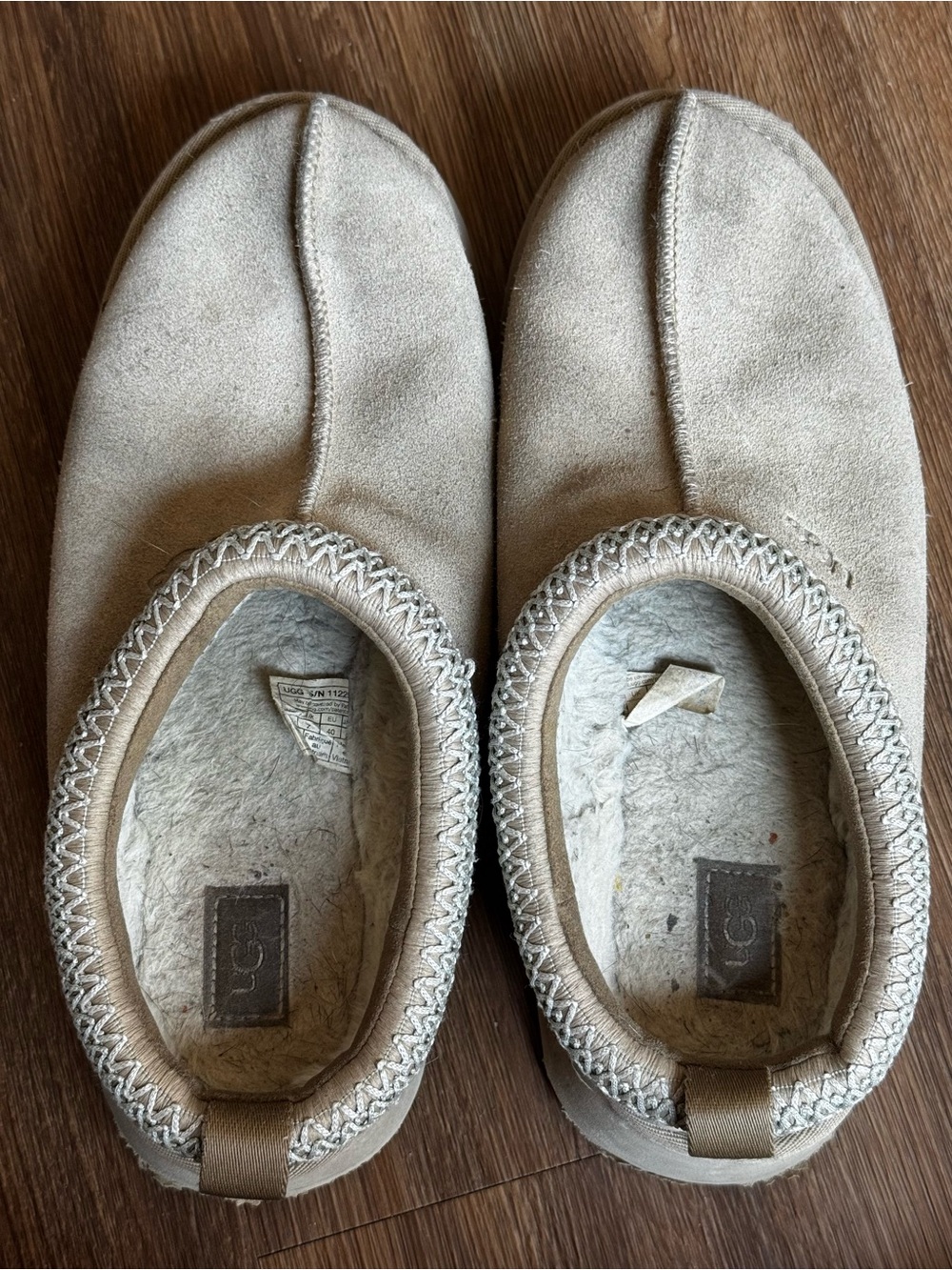 UGG Women's Cream/Tan Cozy Slip-On Slippers